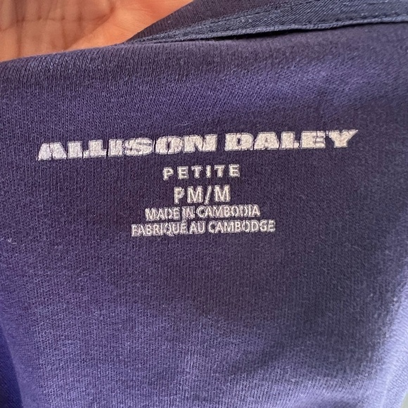 Allison Daley Women's Sz PM Cap Sleeve Embellished 100% Cotton Navy Top - Picture 4 of 4